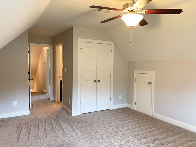 Building Photo - 4033 Coosa Dr