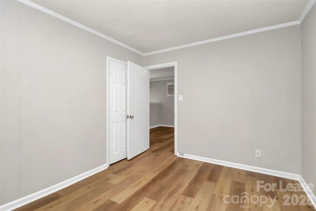 Building Photo - 2510 Hemphill St