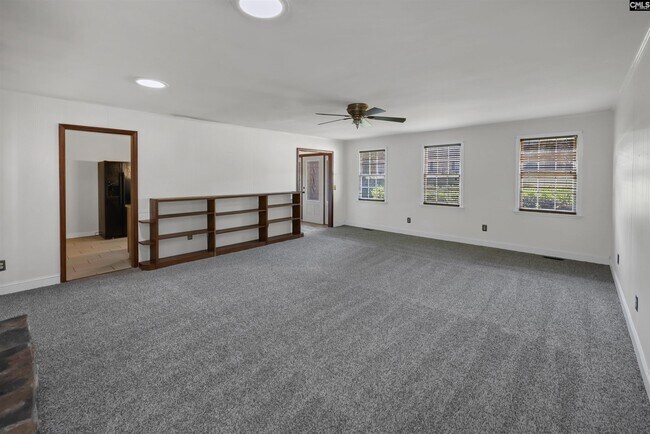 Building Photo - 1405 Parkdale Dr