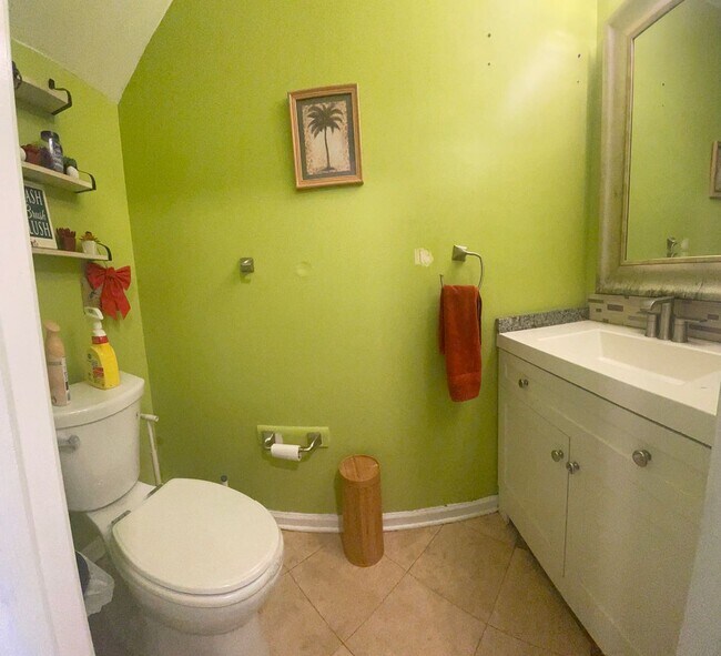 Building Photo - BEAUTIFUL 4 BED / 2.5 BATH SF IN COVENTRY
