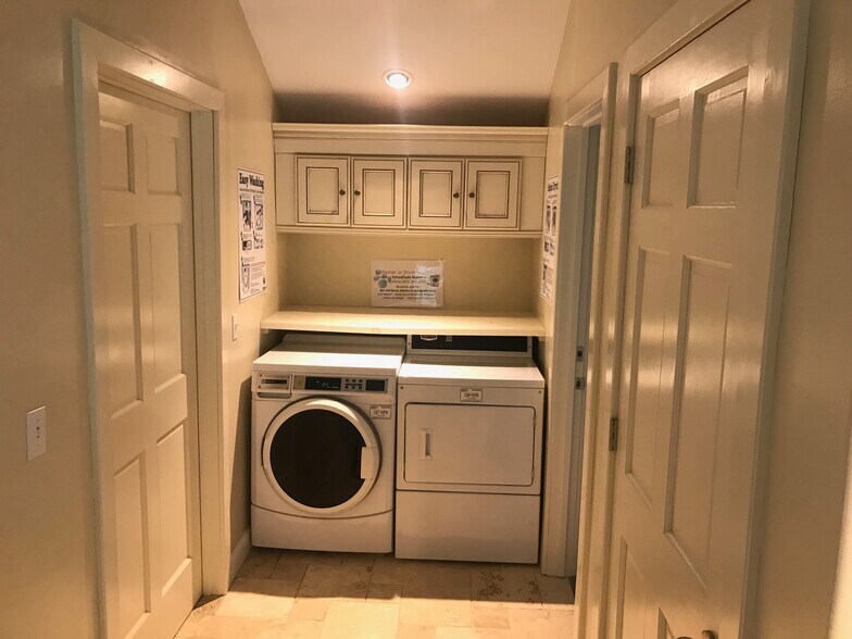 Building Photo - 33 Ward St