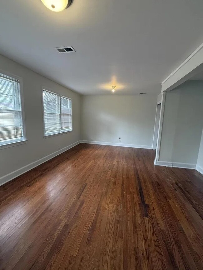 Building Photo - 4442 Reona Ave