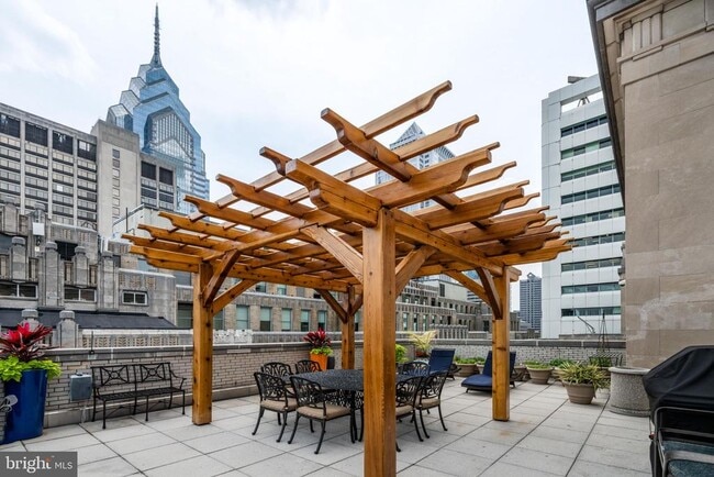 Building Photo - 1600 Arch St