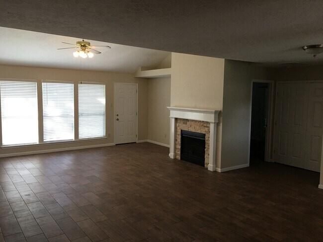 Building Photo - 14518 Cypress Green Dr