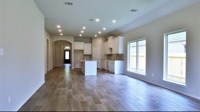 Building Photo - 217 N Carson Cub Ct