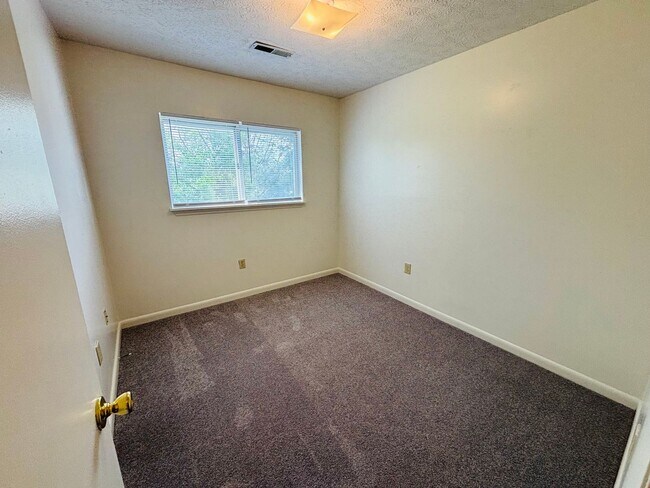 Building Photo - 1802 Smith Ave