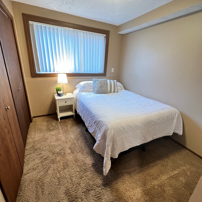 Building Photo - 1800 Knox St