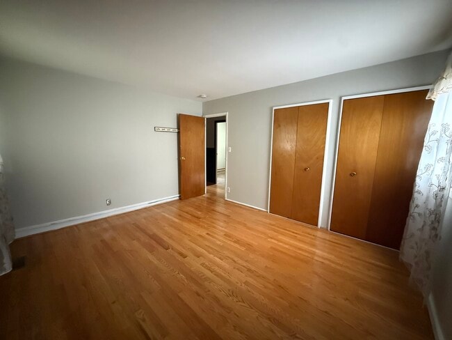 Building Photo - 613 Newberry Dr
