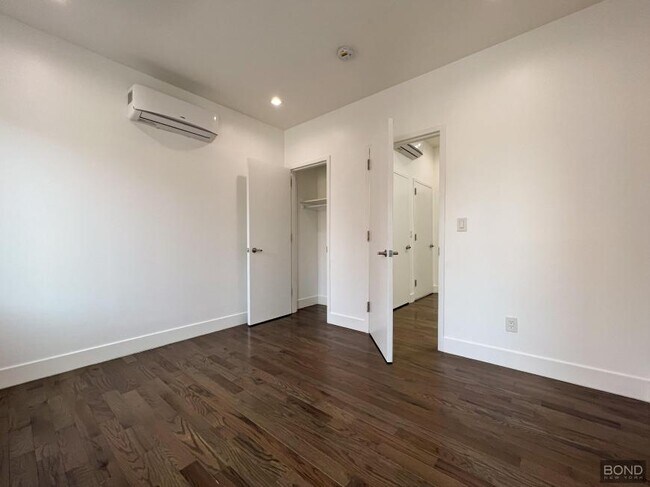 Building Photo - 2 bedroom in Brooklyn NY 11222