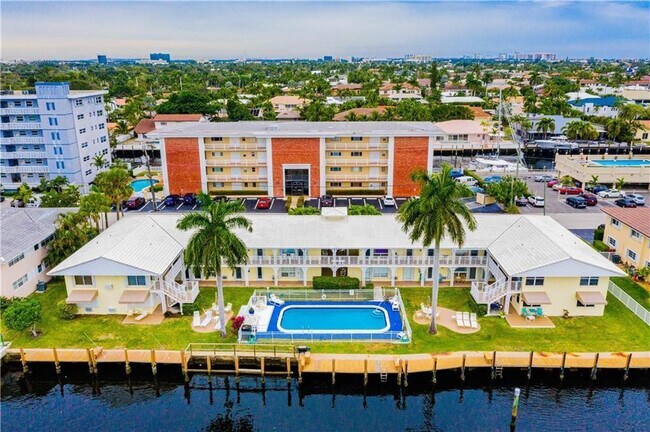 Building Photo - 2840 NE 33rd Ct