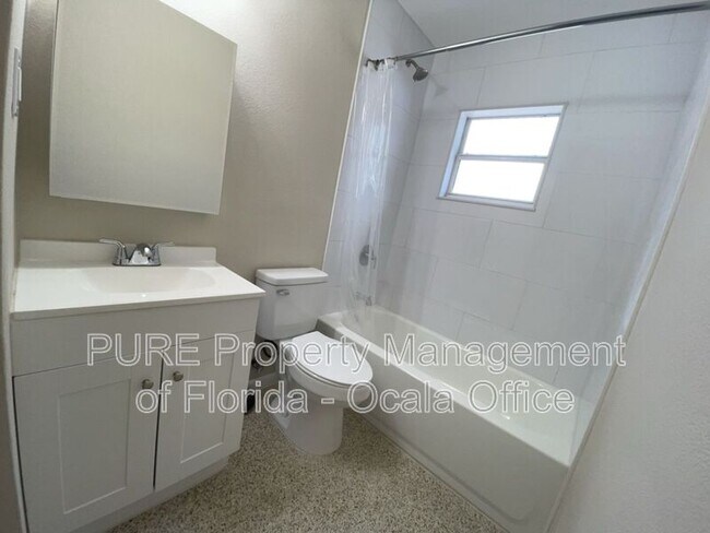 Building Photo - 12142 SE 87th Terrace