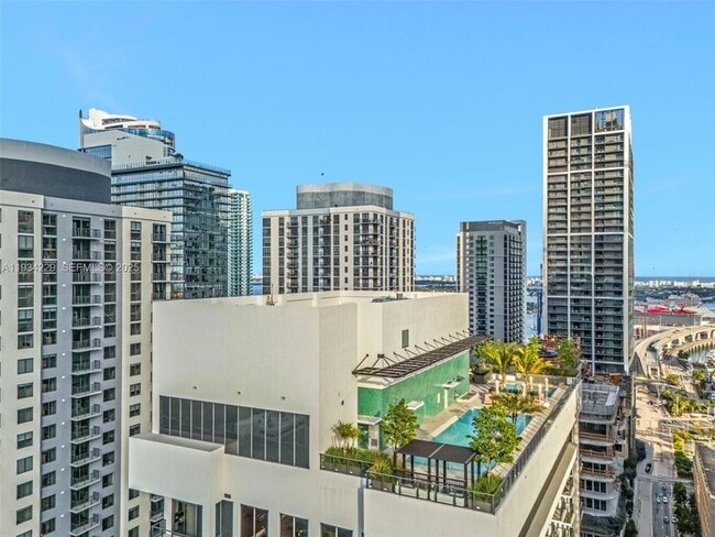 Building Photo - 11 NE 6th St