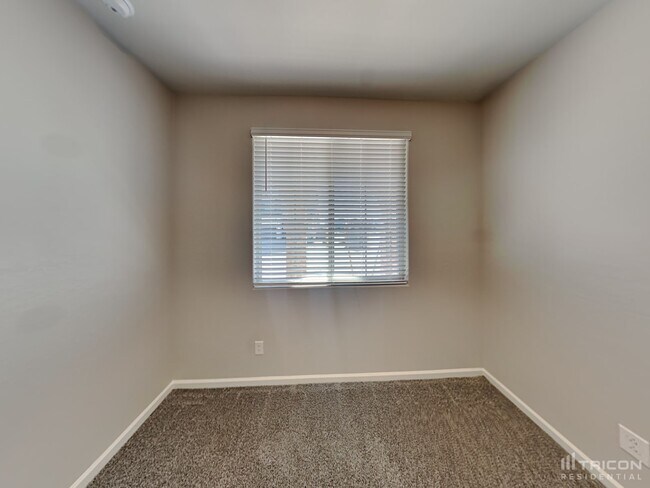 Building Photo - 8624 E Posada Ave