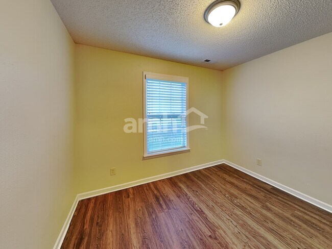 Building Photo - 5631 Hammermill Dr