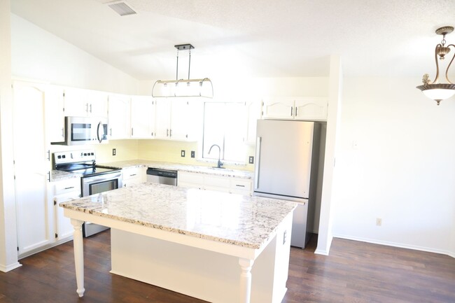 Building Photo - A Home You Have To See To Believe!!!