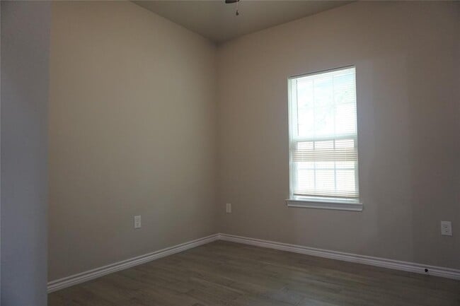 Building Photo - 11478 Underwood St