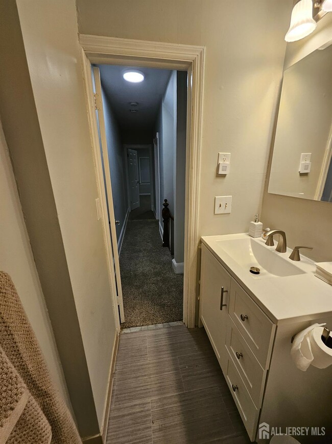 Building Photo - 74 Coley St