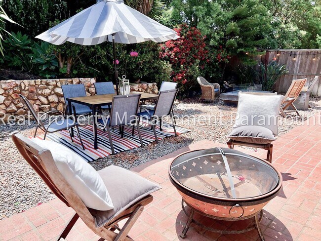 Building Photo - Furnished Brentwood Hills Retreat with Tim...