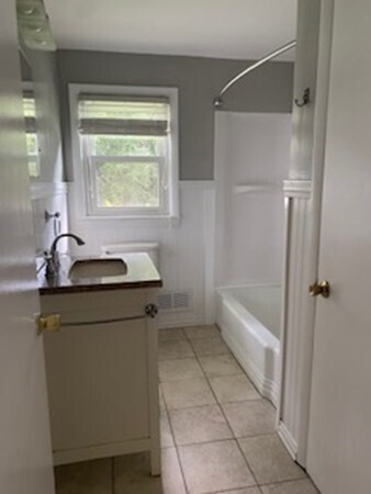 Building Photo - 1091 Mammoth Rd