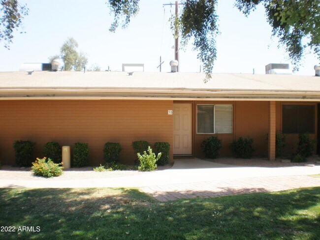 Building Photo - 1718 E Campbell Ave