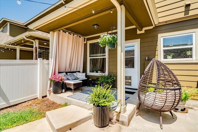 Building Photo - 712 Lost Pines Ln