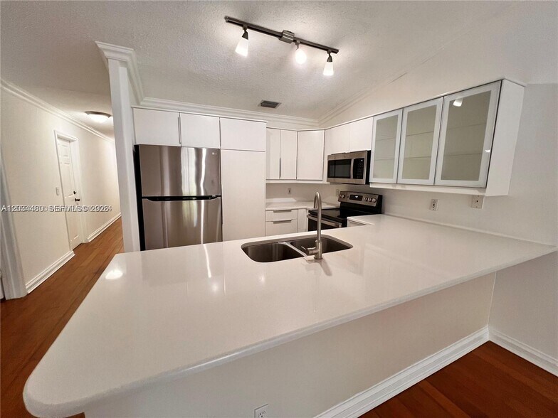 Building Photo - 11281 SW 18th Ct