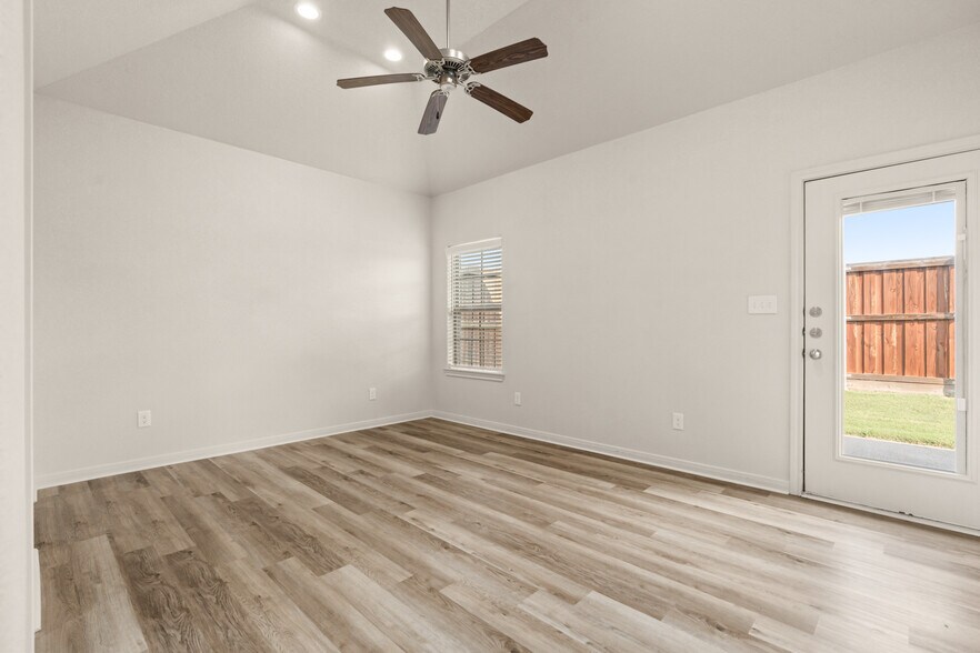 Building Photo - 301 W Panther Way