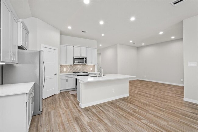 Building Photo - 14334 Winema View Ln