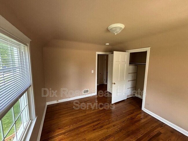 Building Photo - 502 Dick Ave