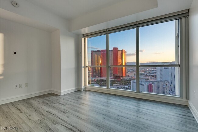 Building Photo - 2700 S Las Vegas Blvd