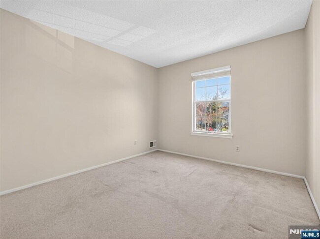 Building Photo - 403 Poets Way