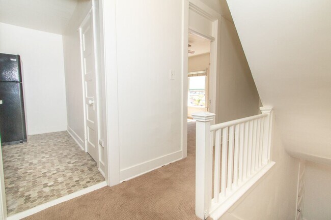 Building Photo - 2 Bedroom 1 Bath + Loft Apartment - One Bl...