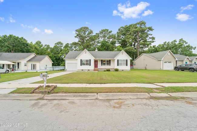 Building Photo - 130 Broadleaf Dr