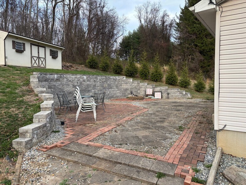 Building Photo - 2016 Harkins Rd