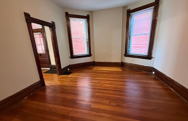 Building Photo - 3225 Bishop St