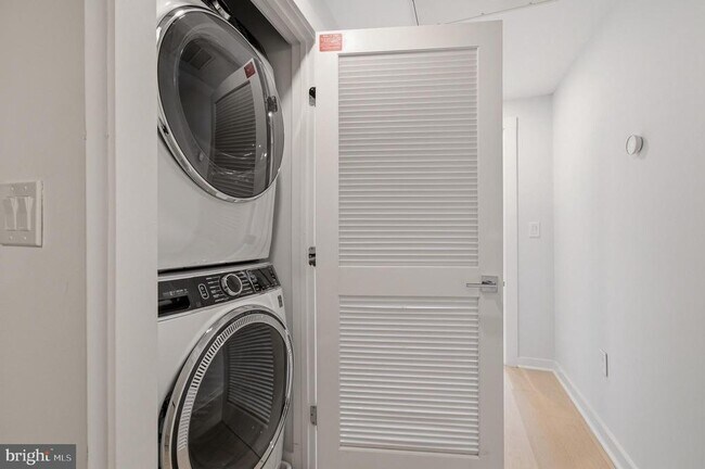 Building Photo - 531 Kennedy St NW