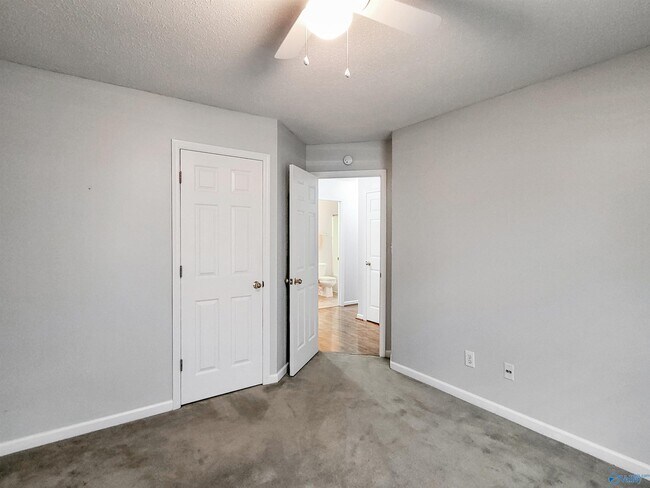 Building Photo - 157 Garden Brook Dr