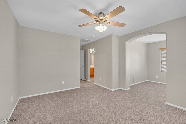 Building Photo - 6160 Sugartree Ave