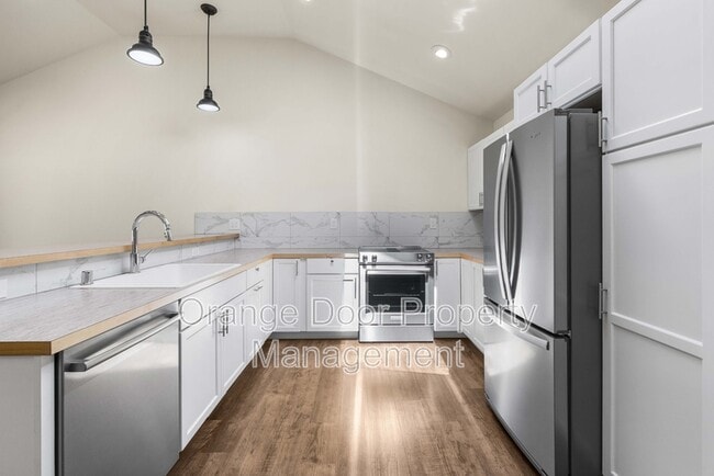 Building Photo - 7013 Stanich Ave