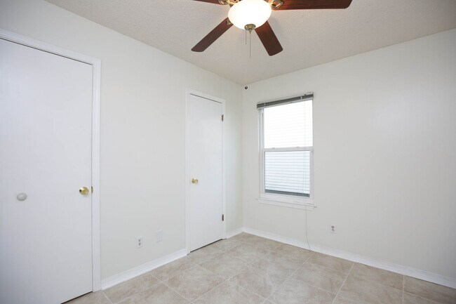 Building Photo - 6972 Weatherwood Dr