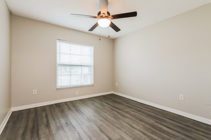 Building Photo - 30853 Sade Ct