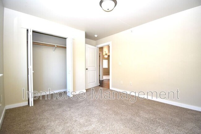 Building Photo - 2226 Baxter Ln