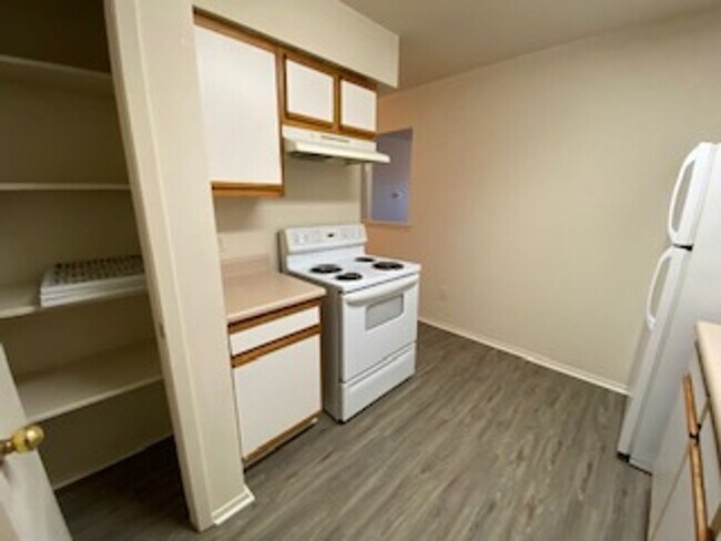 Building Photo - 1 Bed, 1 Bath, downstairs at The Haven