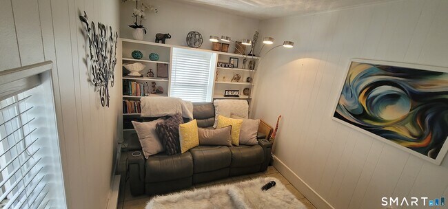 Building Photo - 321 Evers St