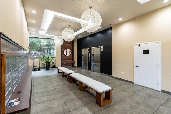 Building Photo - 800 Jackson St