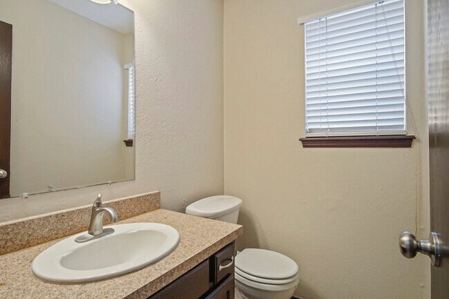 Building Photo - 3617 Wynn Cir