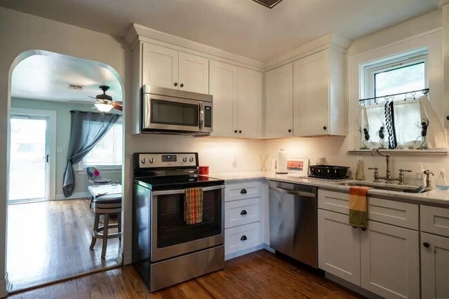 Building Photo - 1501 29th Ave N