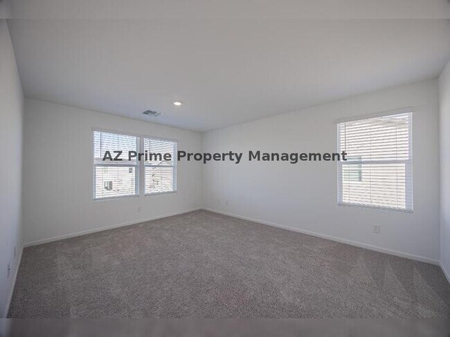 Building Photo - 334 Paseo Xing Ln