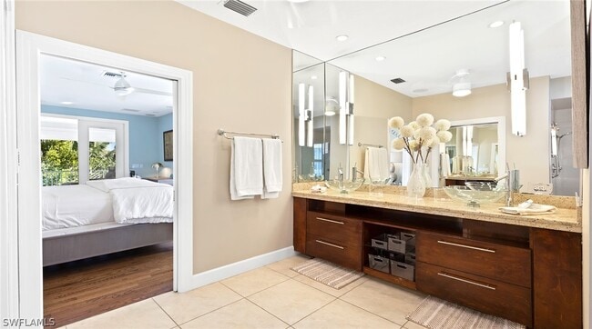 Building Photo - 877 7th St S