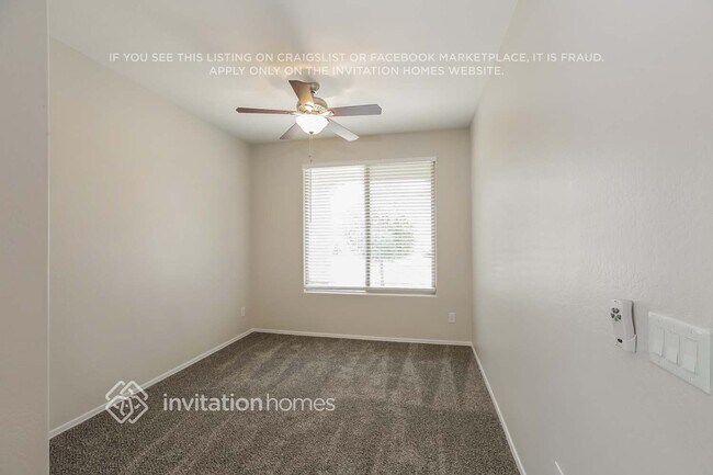 Building Photo - 2320 W Desert Ln